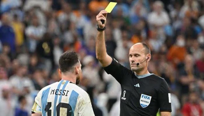 Protes Messi Ditanggapi FIFA, Wasit yang Pimpin Pertandingan Argentina Vs Belanda Dipulangkan dari Piala Dunia 2022